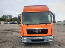 man tgl ridgid box truck with tail lift 4x2 2009 211102 a