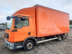 man tgl ridgid box truck with tail lift 4x2 2009 211102 h