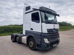 mercedes actros 2545 big space tractor unit 6x2 auto 2021 260602