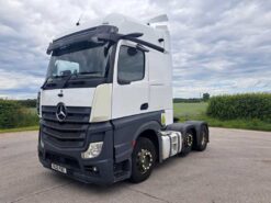 mercedes actros 2545 big space tractor unit 6x2 auto 2021 260602